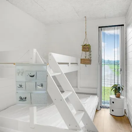 Holiday home Stunning In With Wifi Sjolund